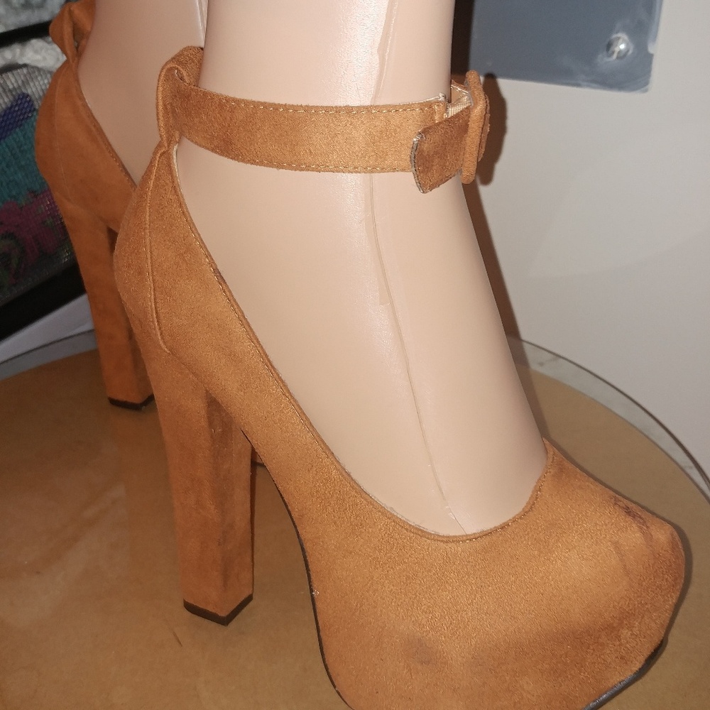 Promise ✴ chunky 70s platform T ankle strap 9